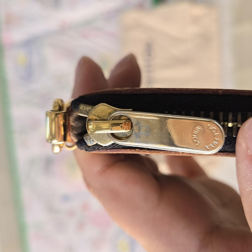 Louis Vuitton x Takashi Murakami Monogram Multicolore Milla MM shoulder bag - Picture 7 of 14